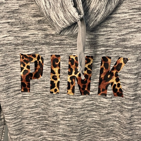 PINK Victoria's Secret Women's‎ Gray Sweater leopard XS - Picture 2 of 9